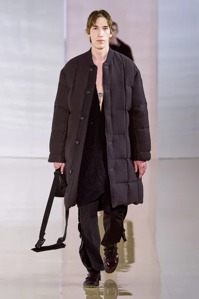 Look 11